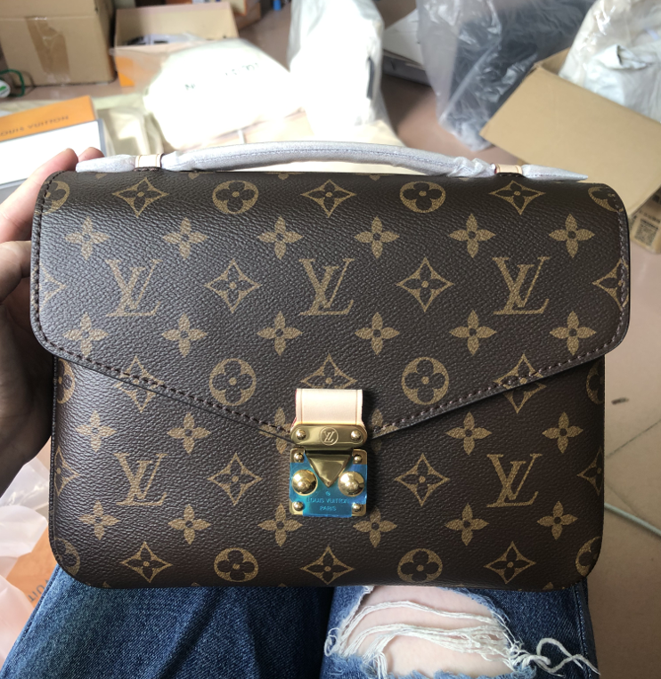 Louis Vuitton Monogram Canvas Pochette M Tis 25Cm M44875
