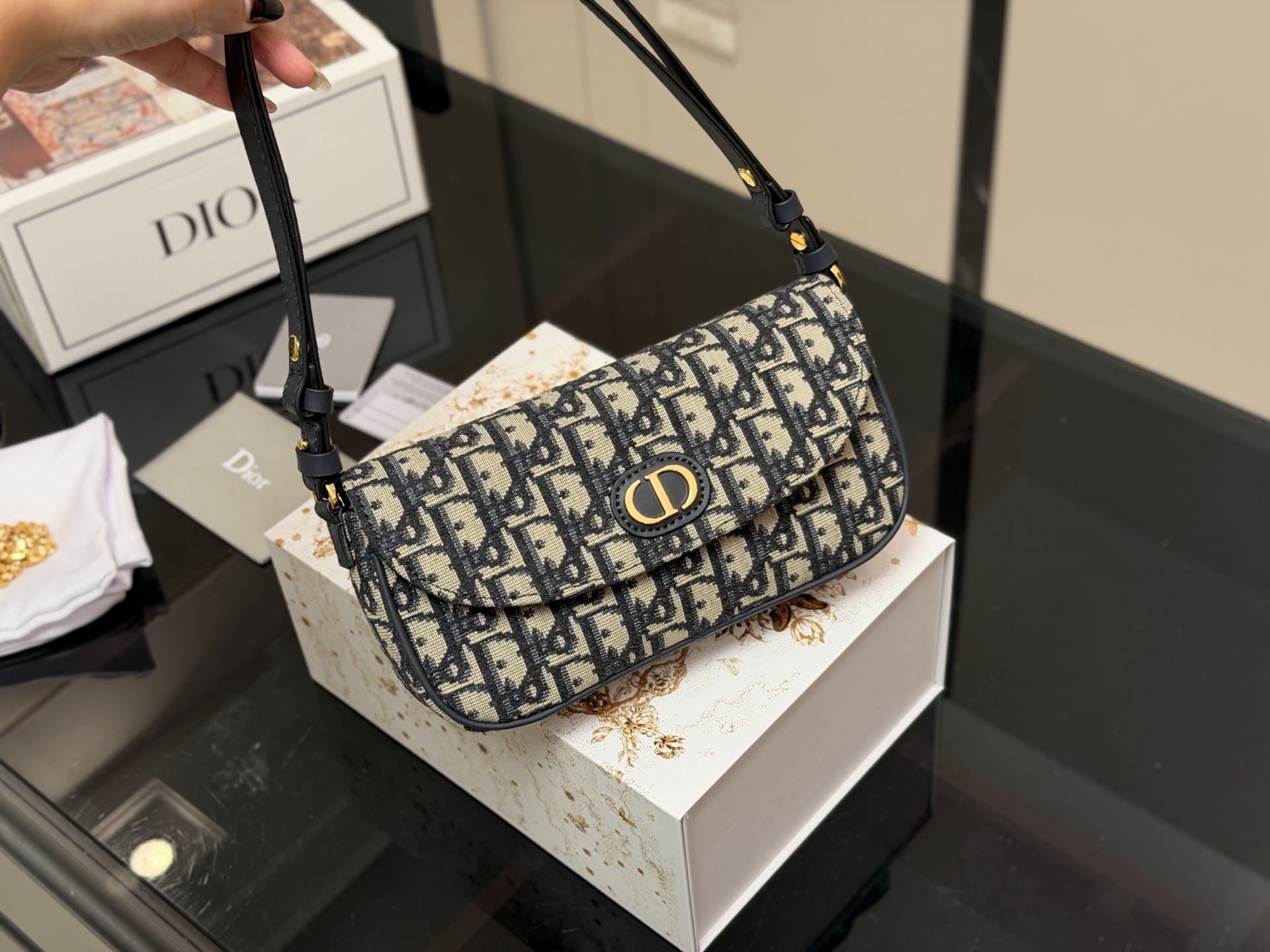 Dior monogram chain bag - cnluxepick