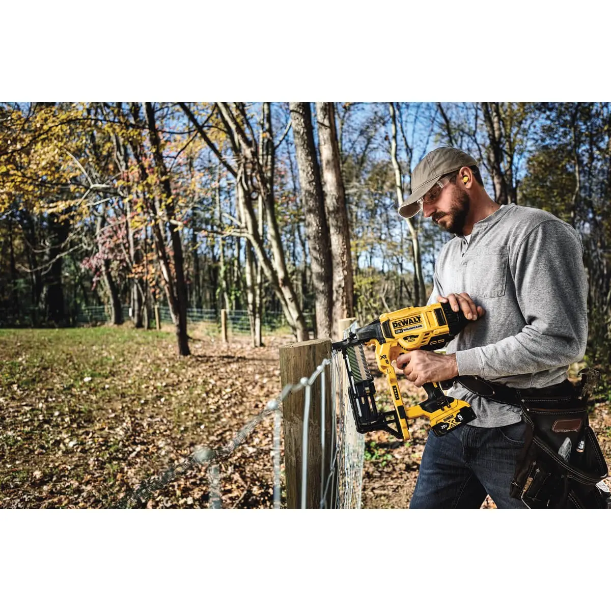 2026 DEWALT DCFS950B-20V MAX* XR 9  Guage Cordless Fencing Stapler (Tool Only)