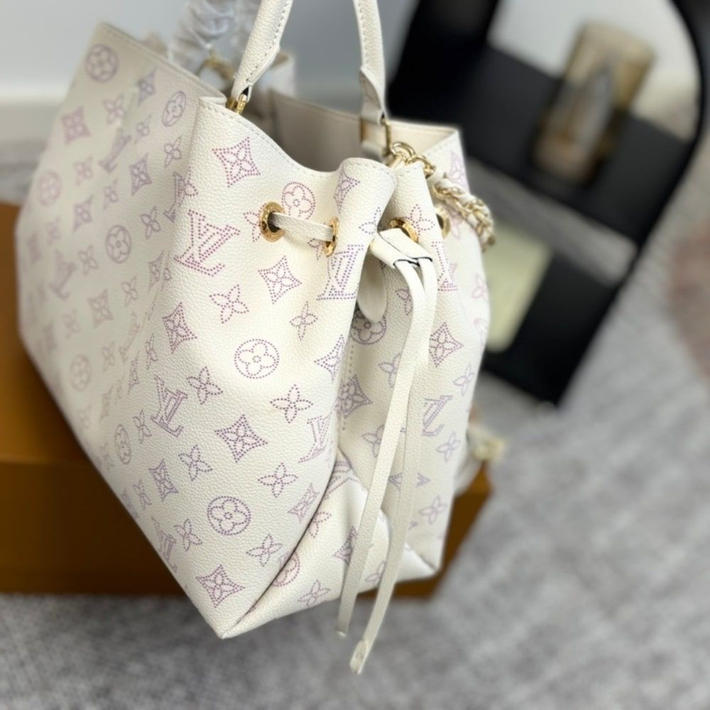 Louis Vuitton Bella Tote Dream Cream 12.6 Inches M15116