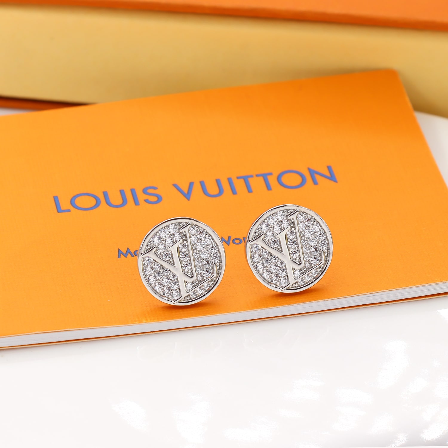 Louis Vuitton Sparkling Circle Stud Earrings White Gold Tone