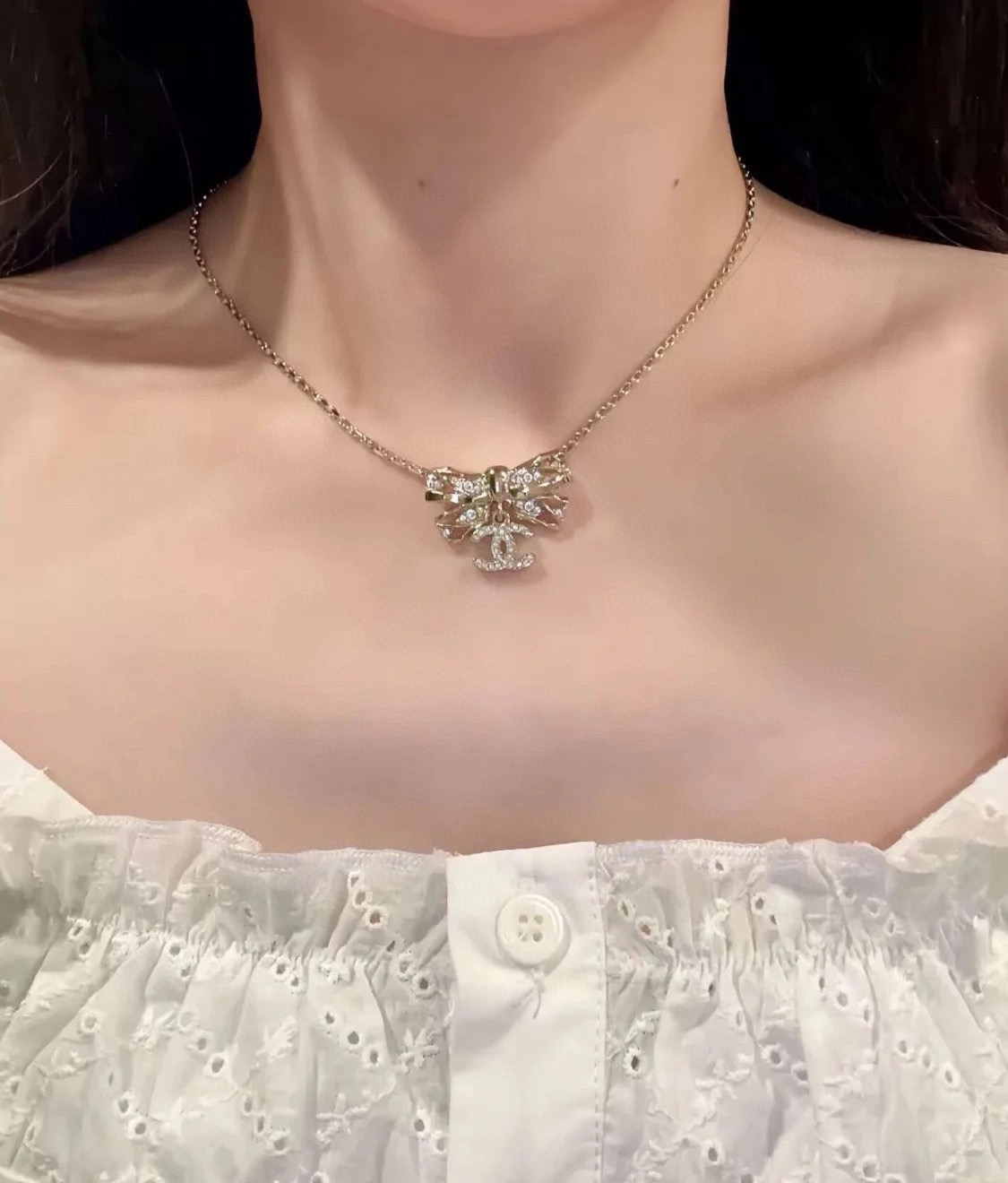 Chanel's new bow necklace - cnluxepick