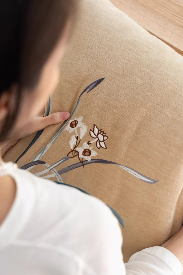 BD094 - Oriental Paris County Orchid/Gold Bamboo Lumbar Pillow, New Chinese Style