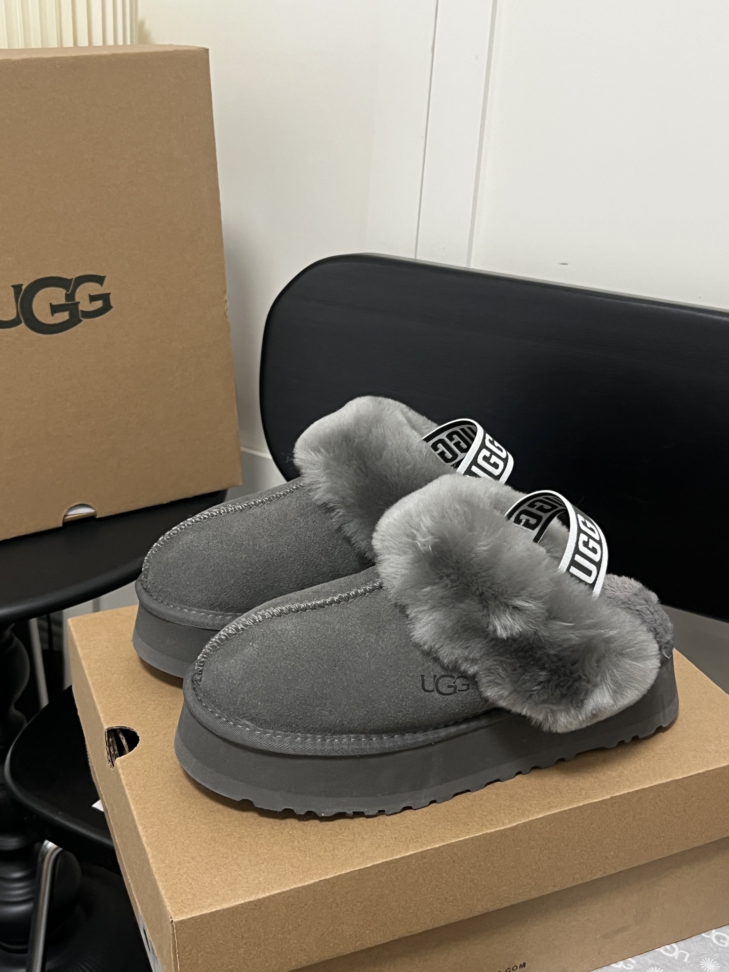 UGG platform snow boots - cnluxepick