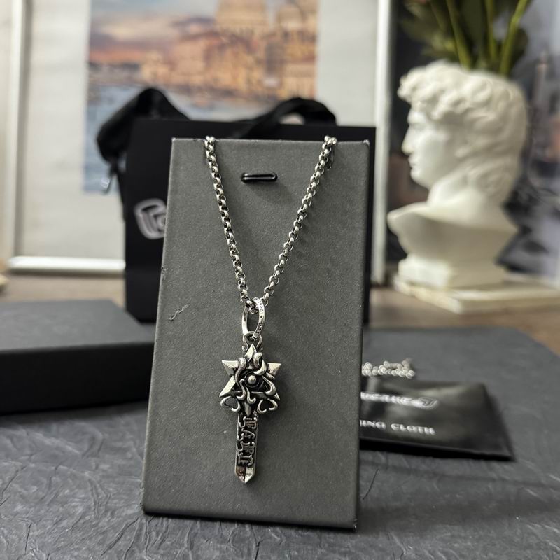 ミニクロスが可愛い クロムハーツChrome Hearts コピーネックレス レトロシルバー デイリー使いしやすい個性派