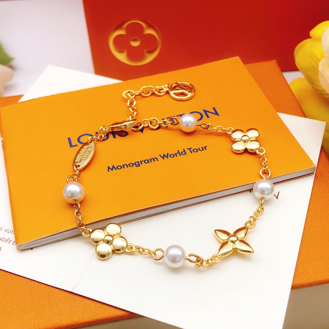 LV new flower bracelet - cnluxepick