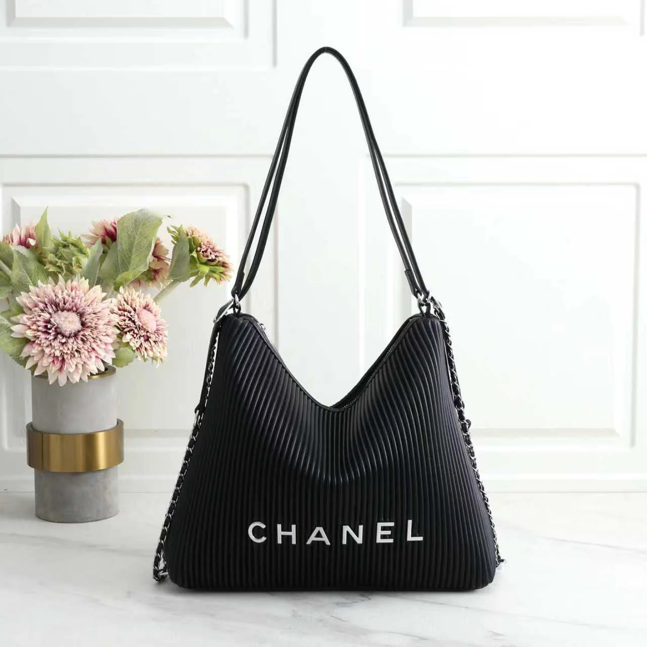 Chanel Bag | Maxi Hobo Black Lambskin