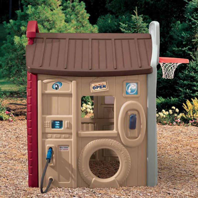 Little Tikes Town Playhouse, Features Market, Gas Station, and Sports Center