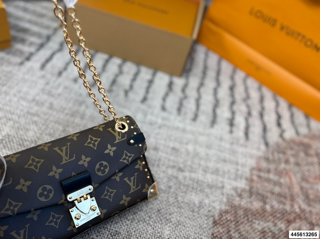 LV Trunkie shoulder bag - cnluxepick