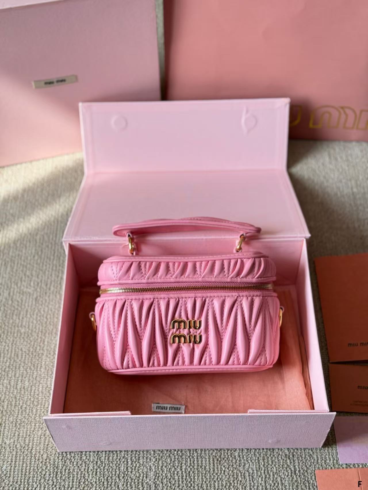 Miumiu Square box makeup bag - cnluxepick