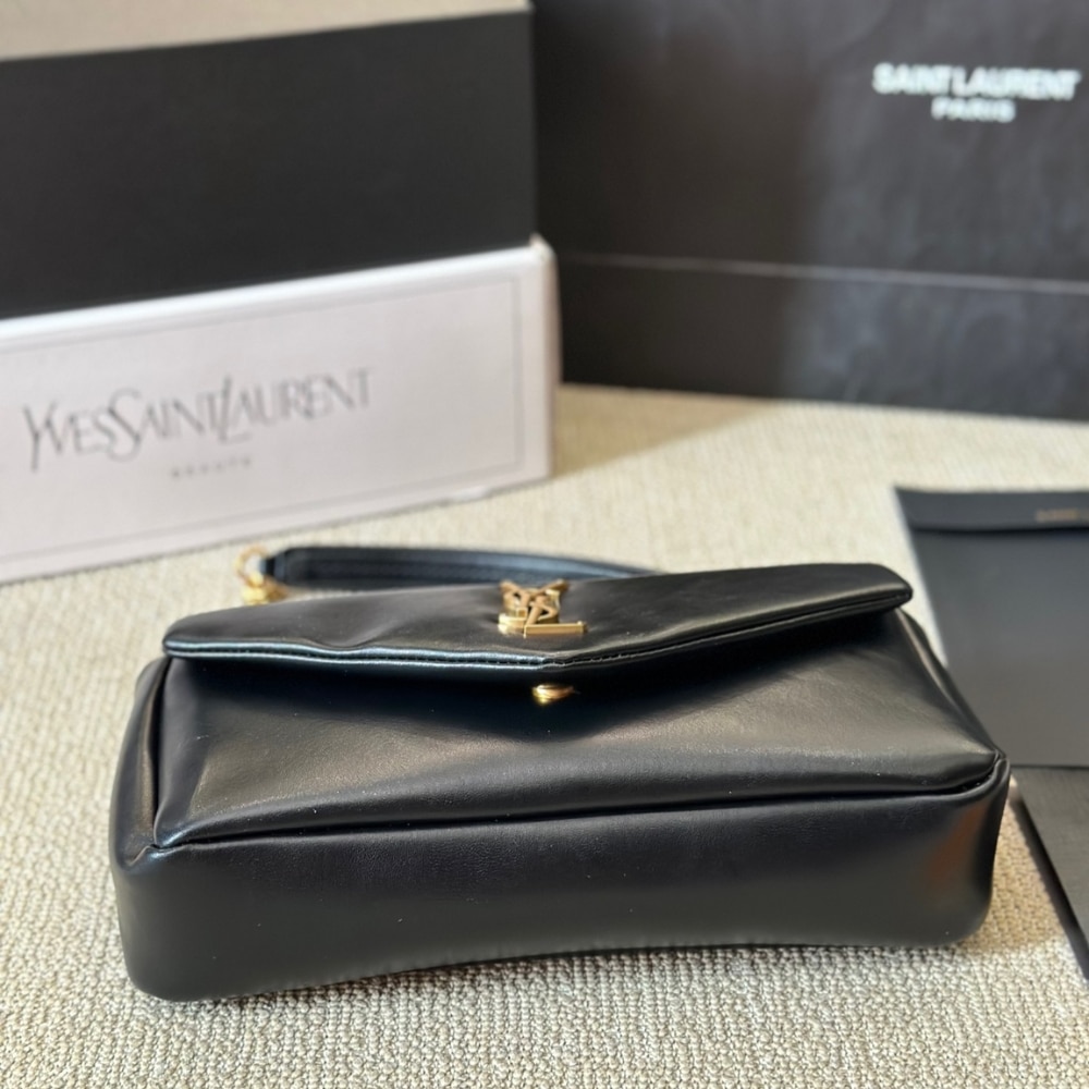 Saint Laurent Calypso Small In Plunged Black 27Cm