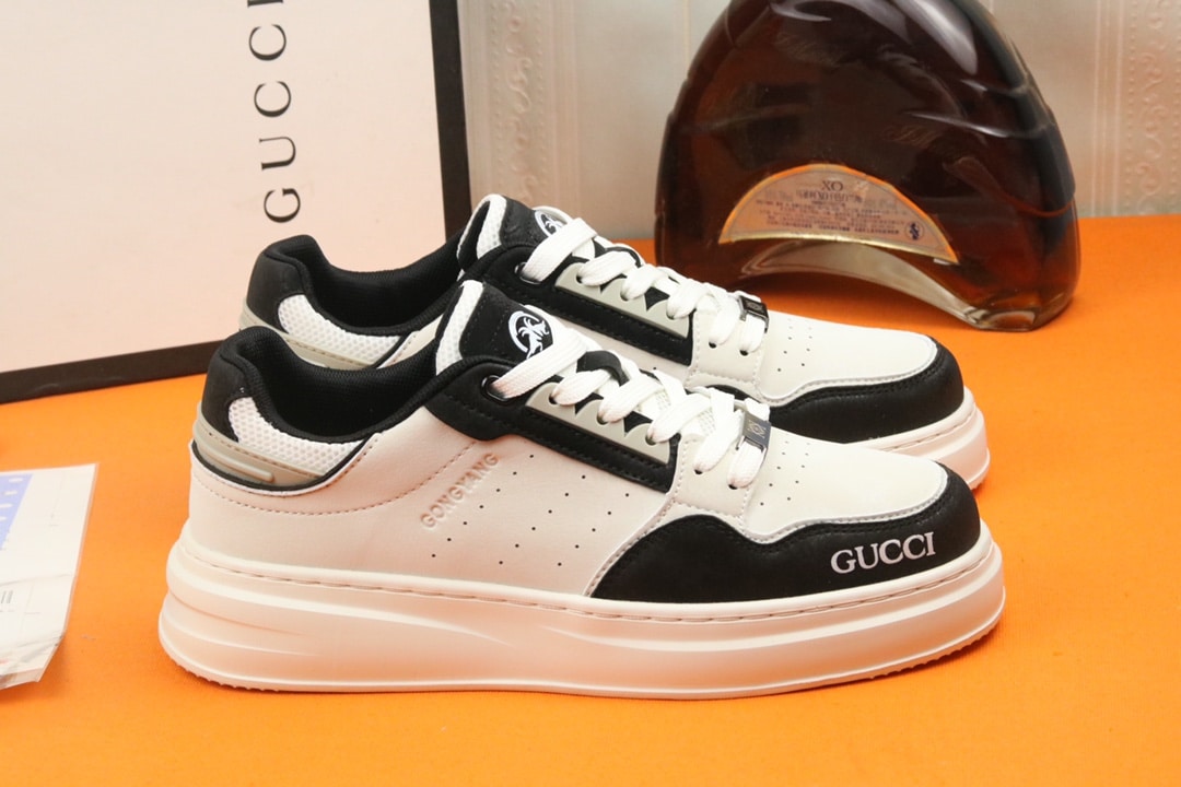Gucci Gg Sneaker Leather In White And Black