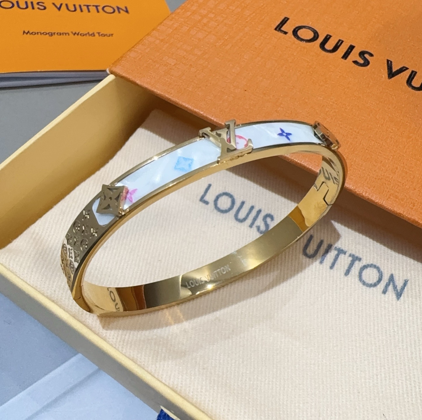 LV bracelet - cnluxepick