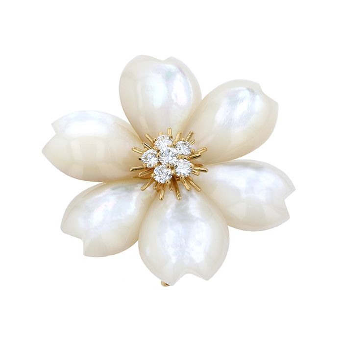 Van Cleef & Arpels Rose de Noël Accessory 18K Yellow Gold Mother of Pearl