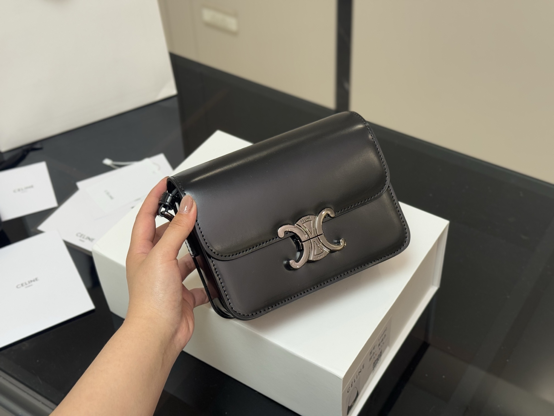 Celine's upgraded Arc de Triomphe bag - cnluxepick