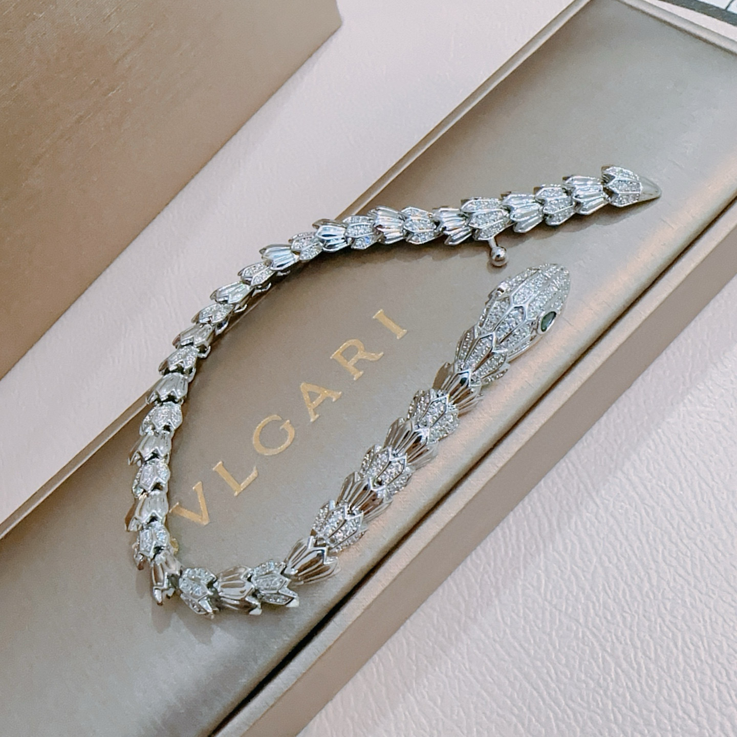 Bulgari bracelet V gold material - cnluxepick