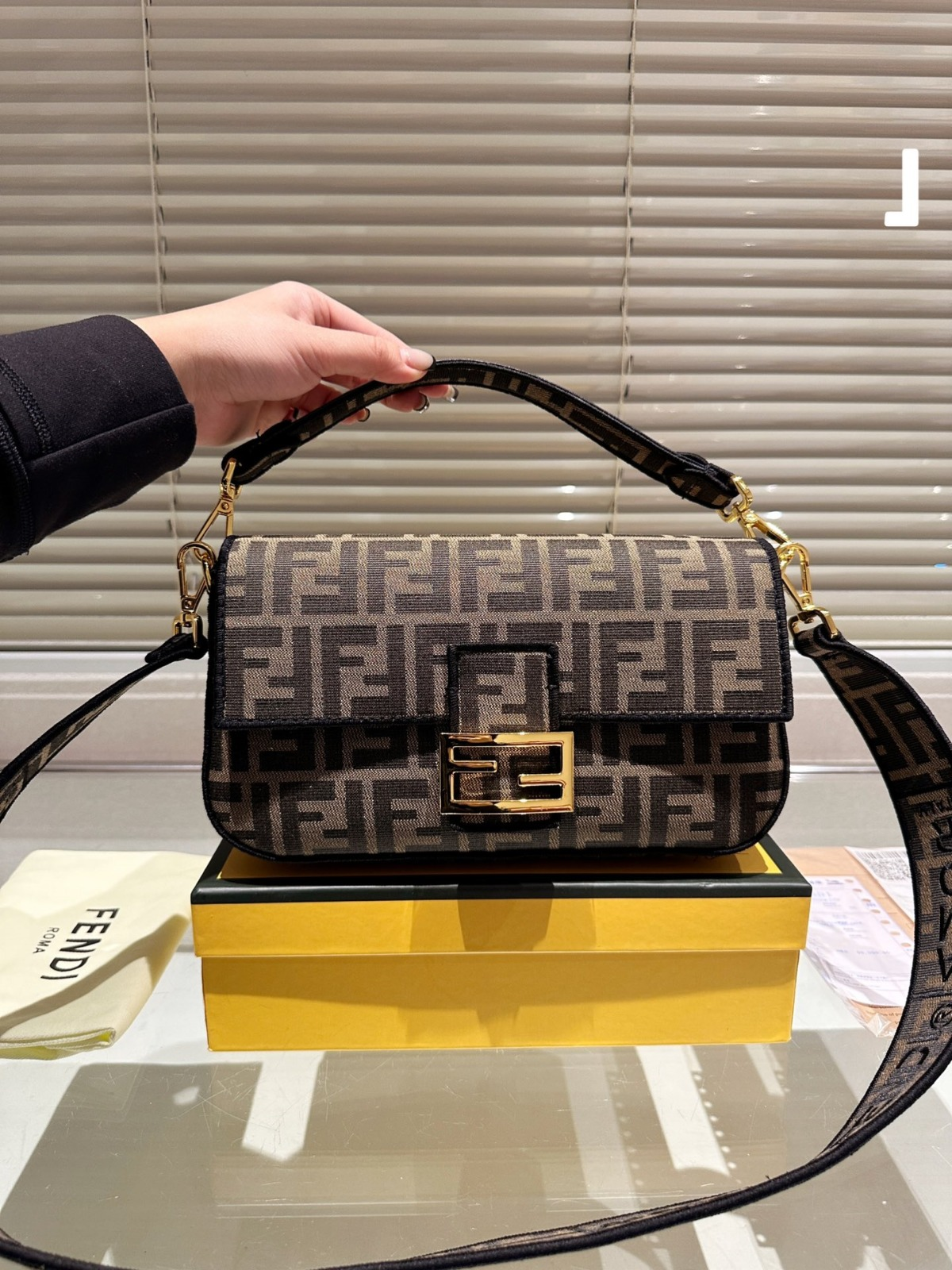 Fendi  baguette bags - cnluxepick