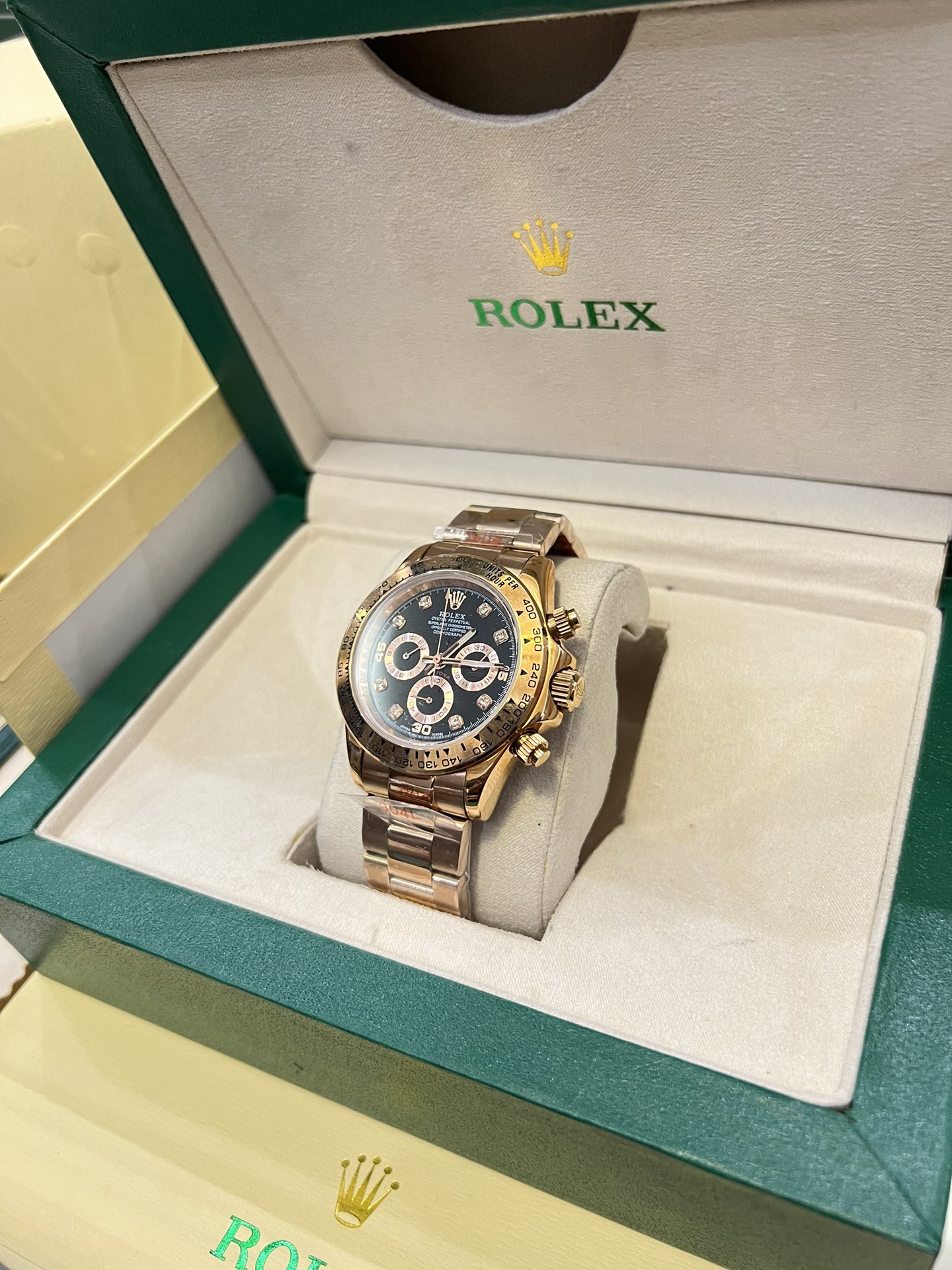 Rolex Everose Gold Cosmograph Daytona 40 Watch - cnluxepick