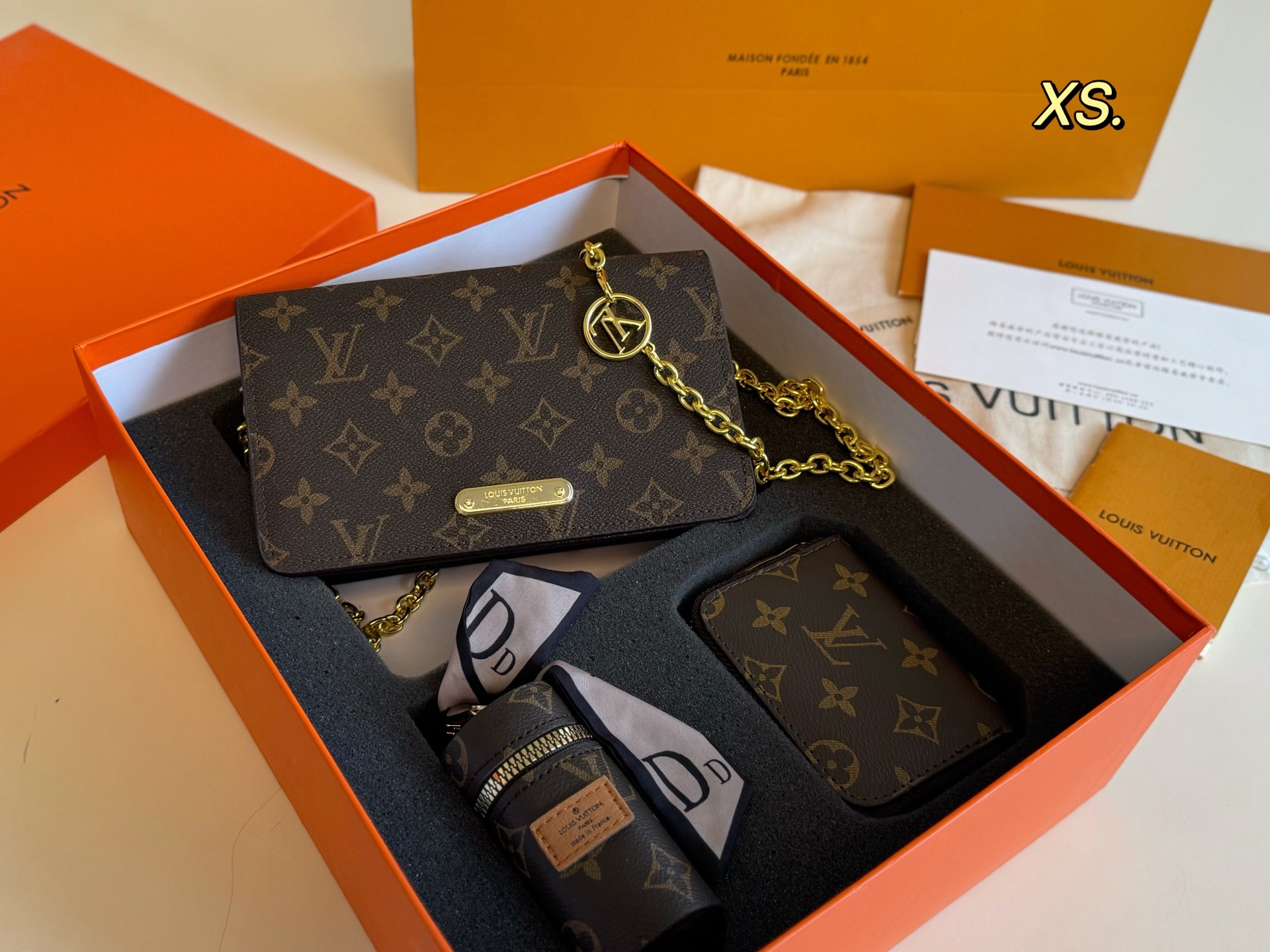 LV new Lily woc presbyopia chain bag box - cnluxepick
