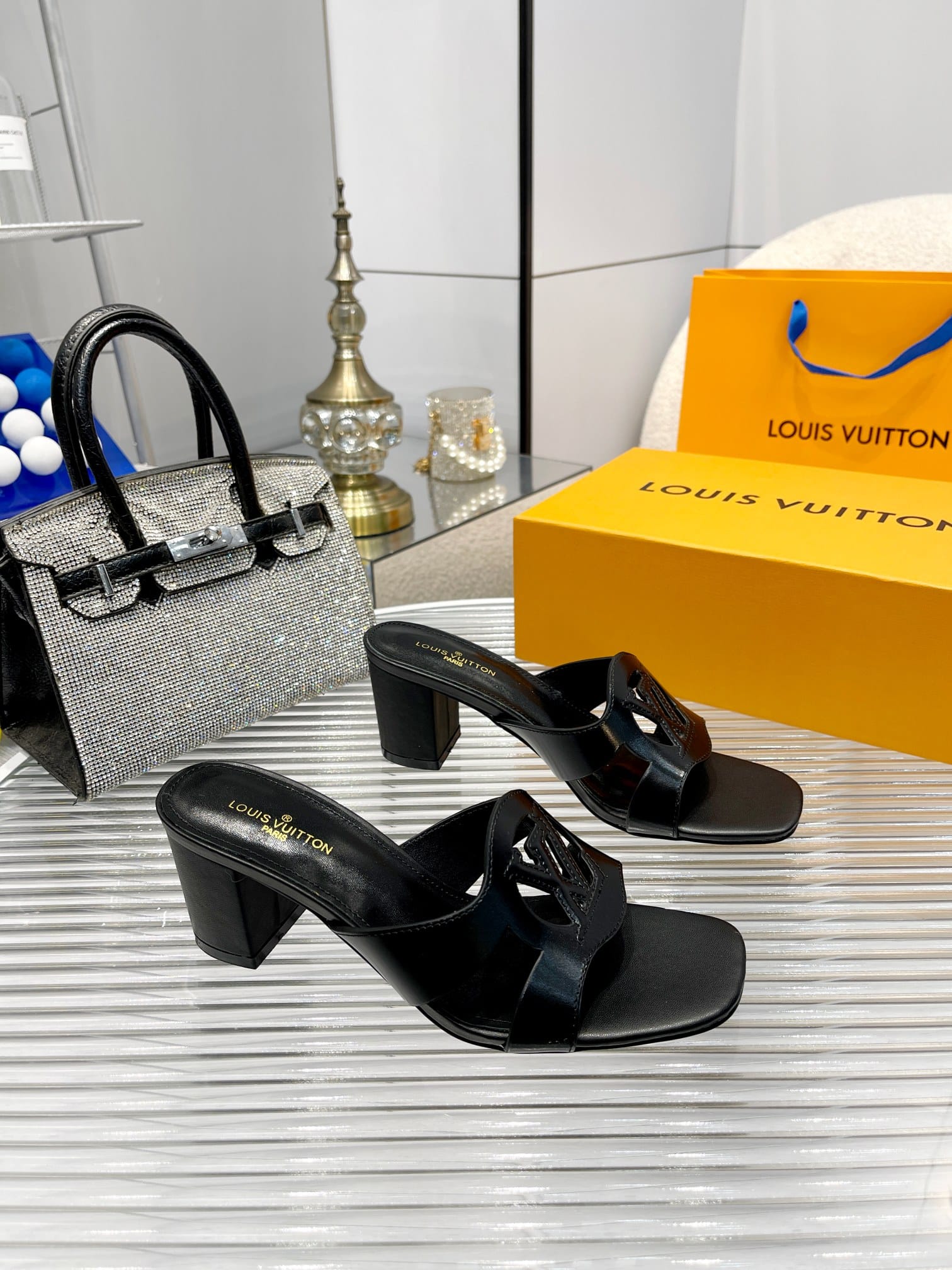 Louis Vuitton Lv Isola Mule Black