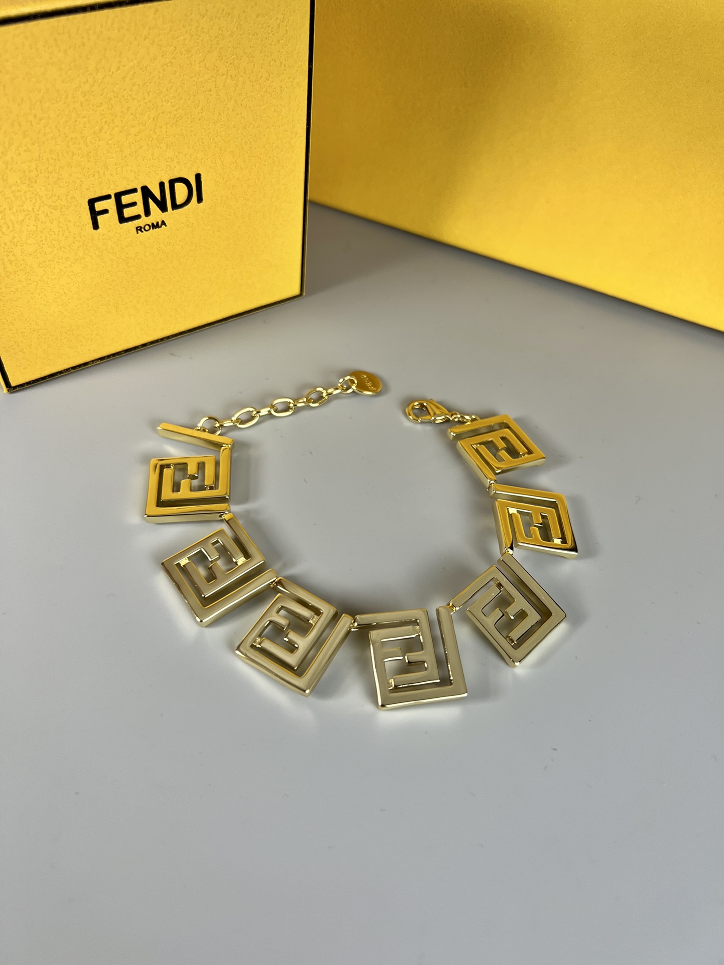 Fendi Fashion Bracelet - cnluxepick