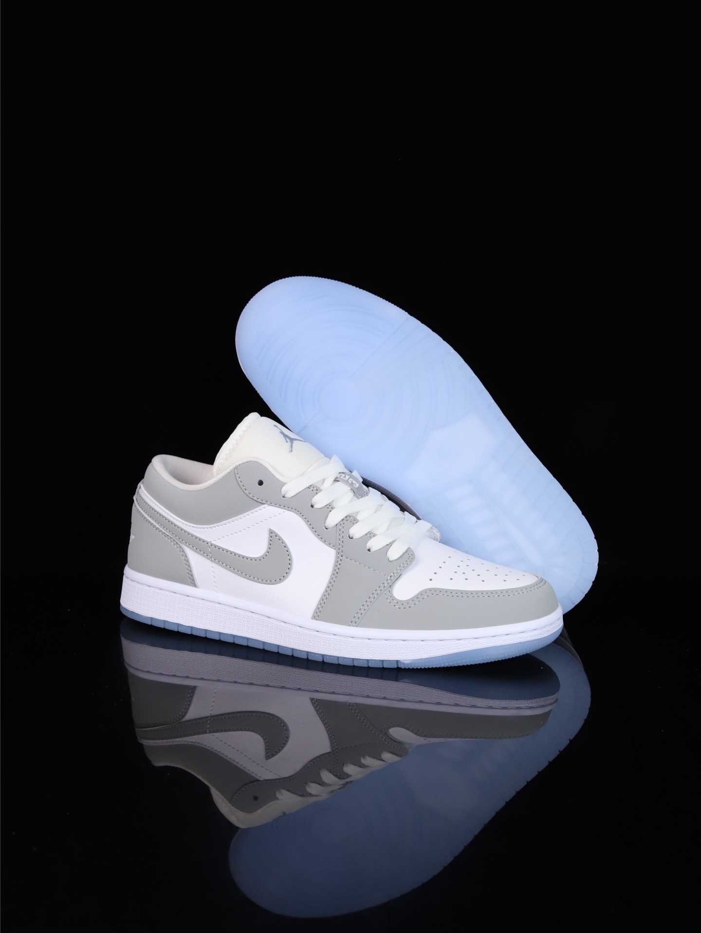 Nike C-Version AJ1 Low-Top Sneakers - cnluxepick