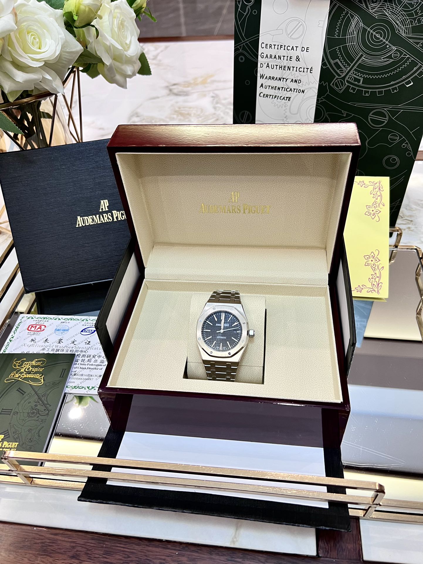 Audemars Piguet Royal Oak Grey - cnluxepick