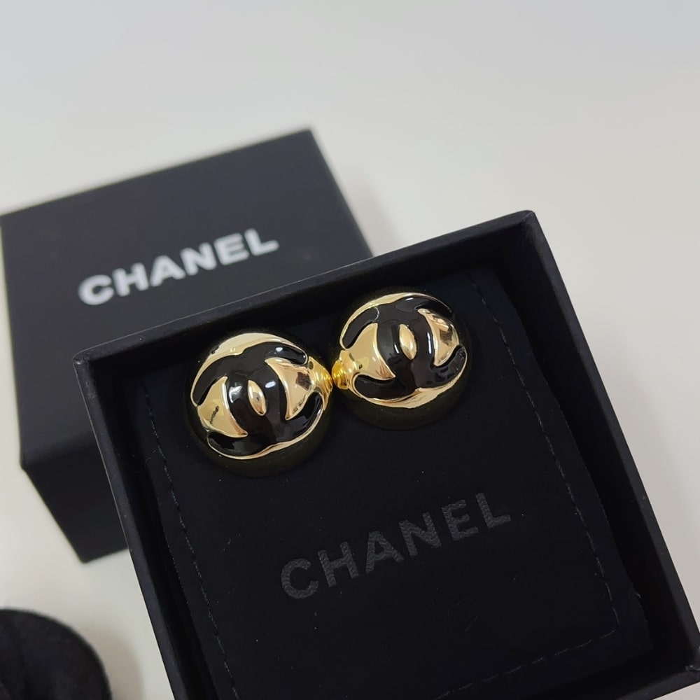 Chanel Stud Earrings Gold Black Abe810 B19198 Nacvd