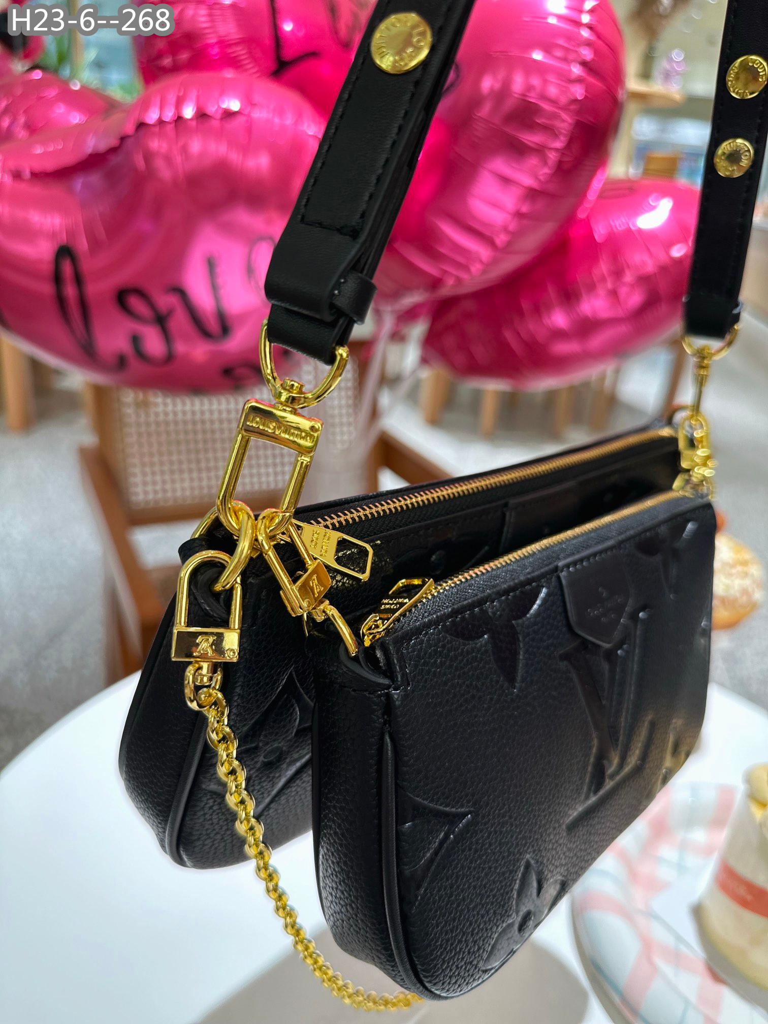 Louis Vuitton Multi Pochette Accessoires Black 23Cm