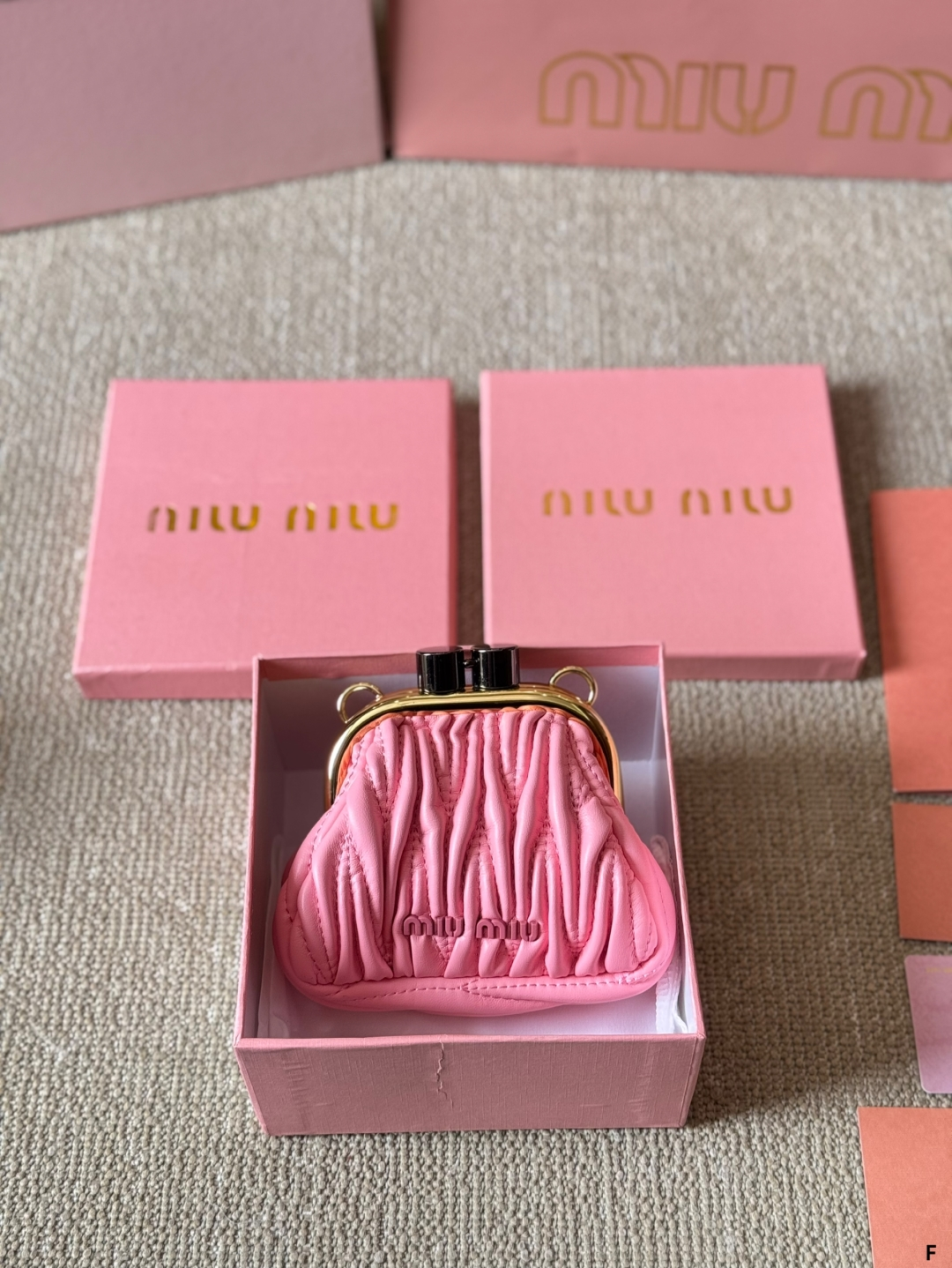 MiuMiu belle shell bag - cnluxepick