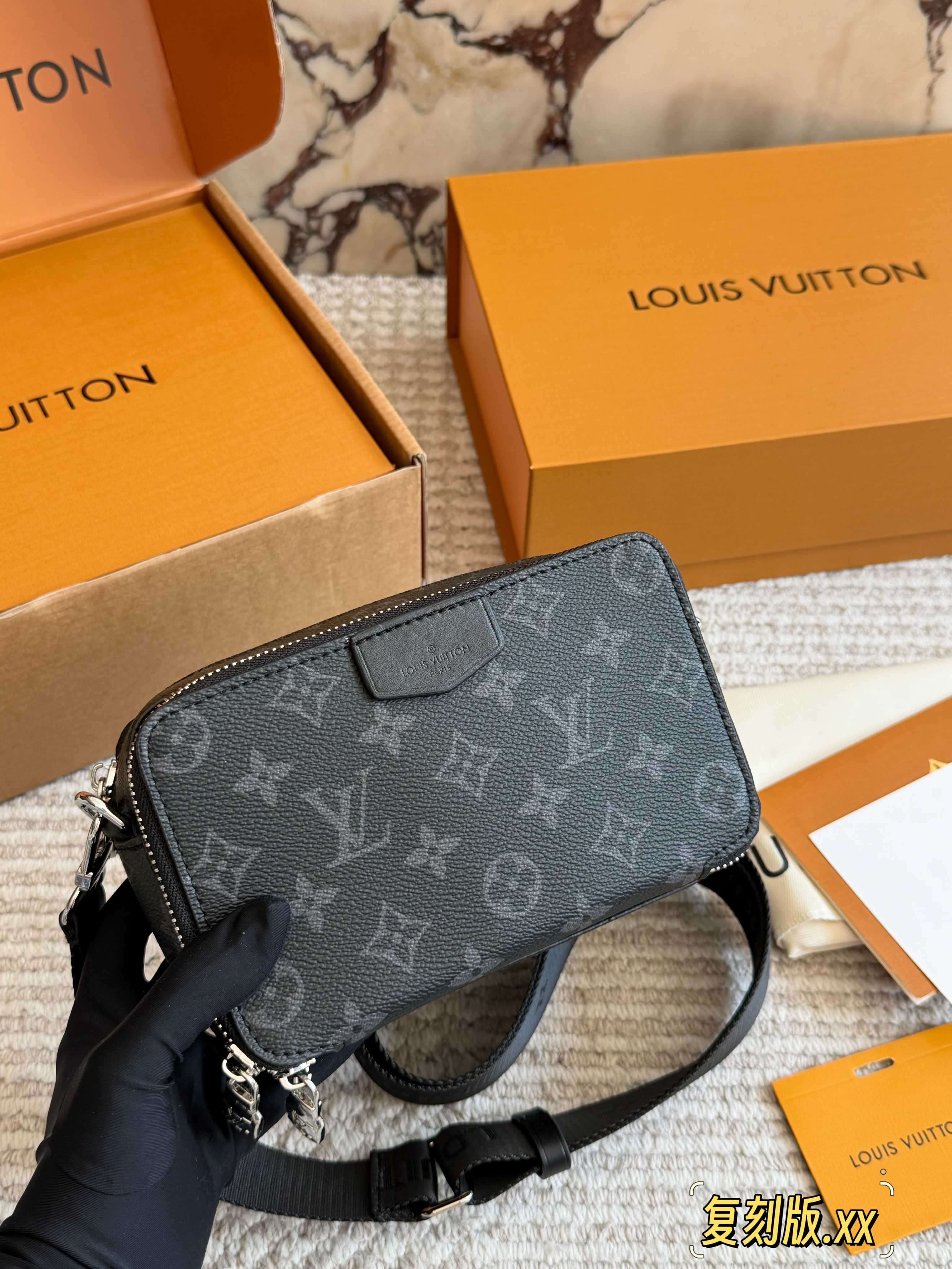 LV Pochette Accessoireg Camera Bag - cnluxepick