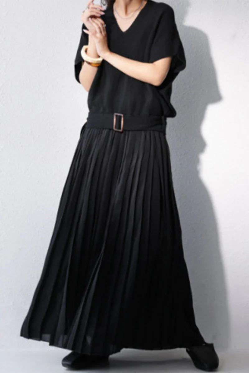 Elegant V Neck Pleated Maxi DressClistos