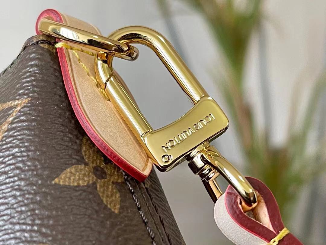 Louis Vuitton Bo Tie Mm 31Cm