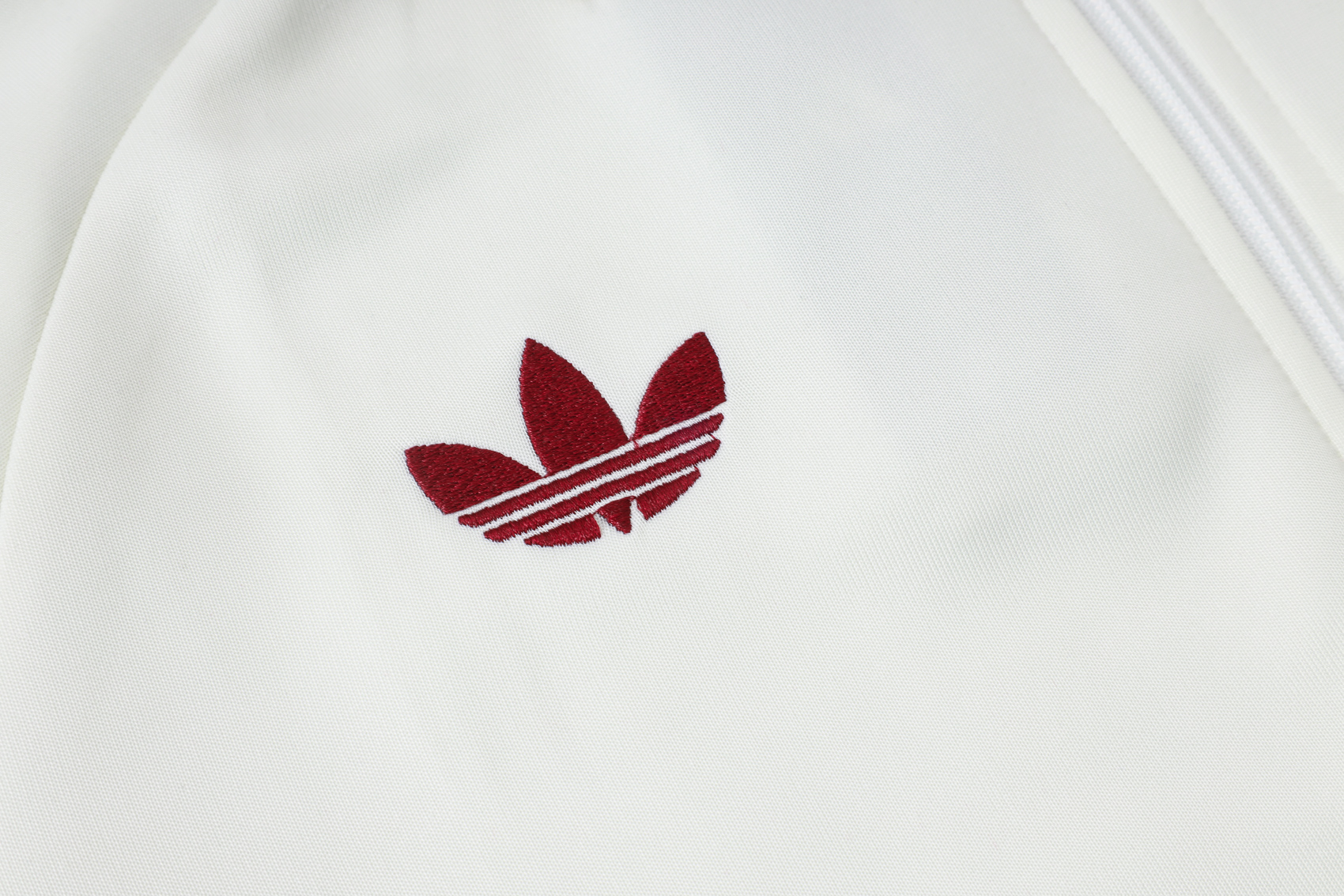 2026/27 Spain Suit - White