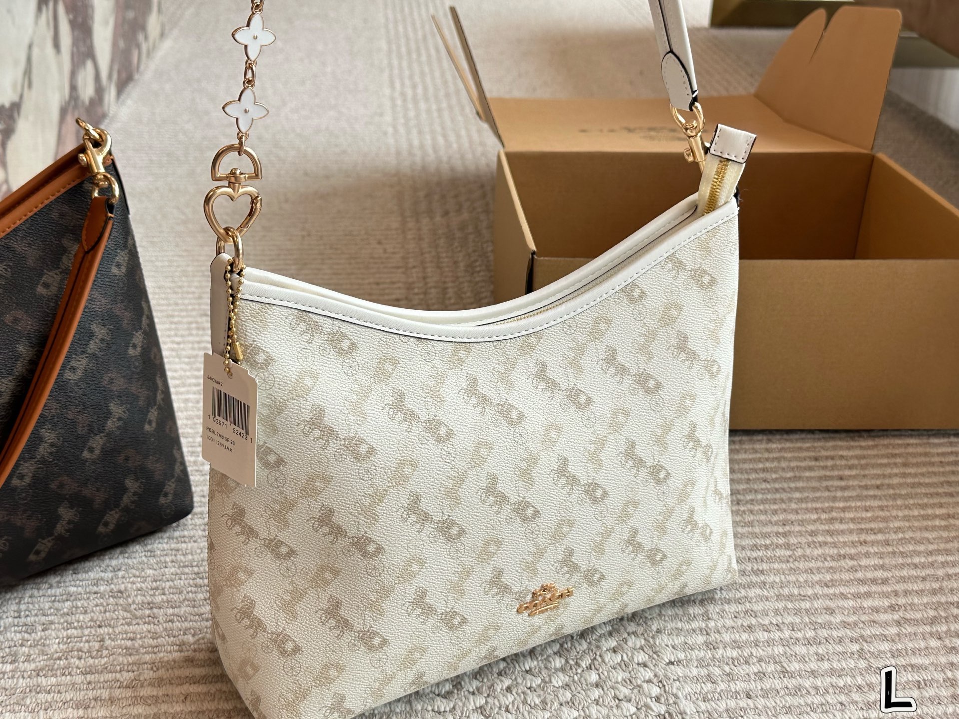 Coach's new laurel hobo bag - cnluxepick