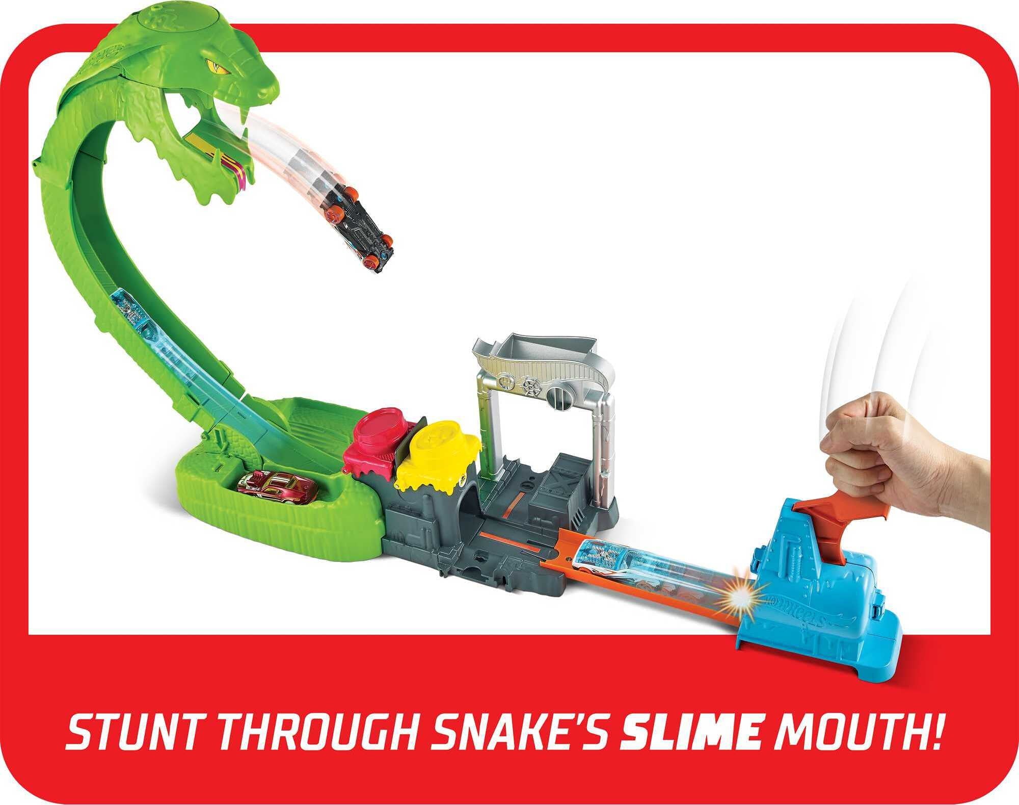 Hot Wheels City Toxic Snake Strike Challenge Playset with 1:64 Scale Toy Car and Reusable Slime