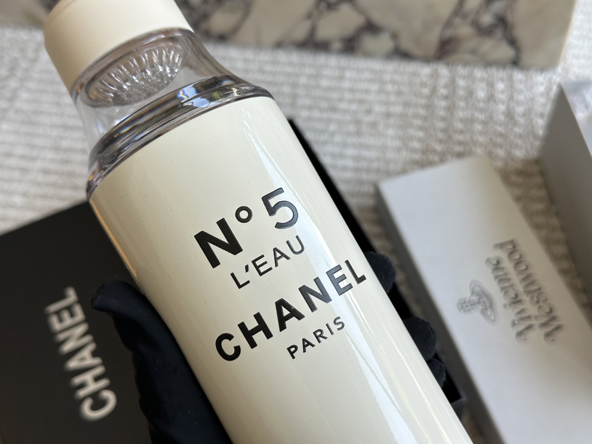 Chanel water cup - cnluxepick