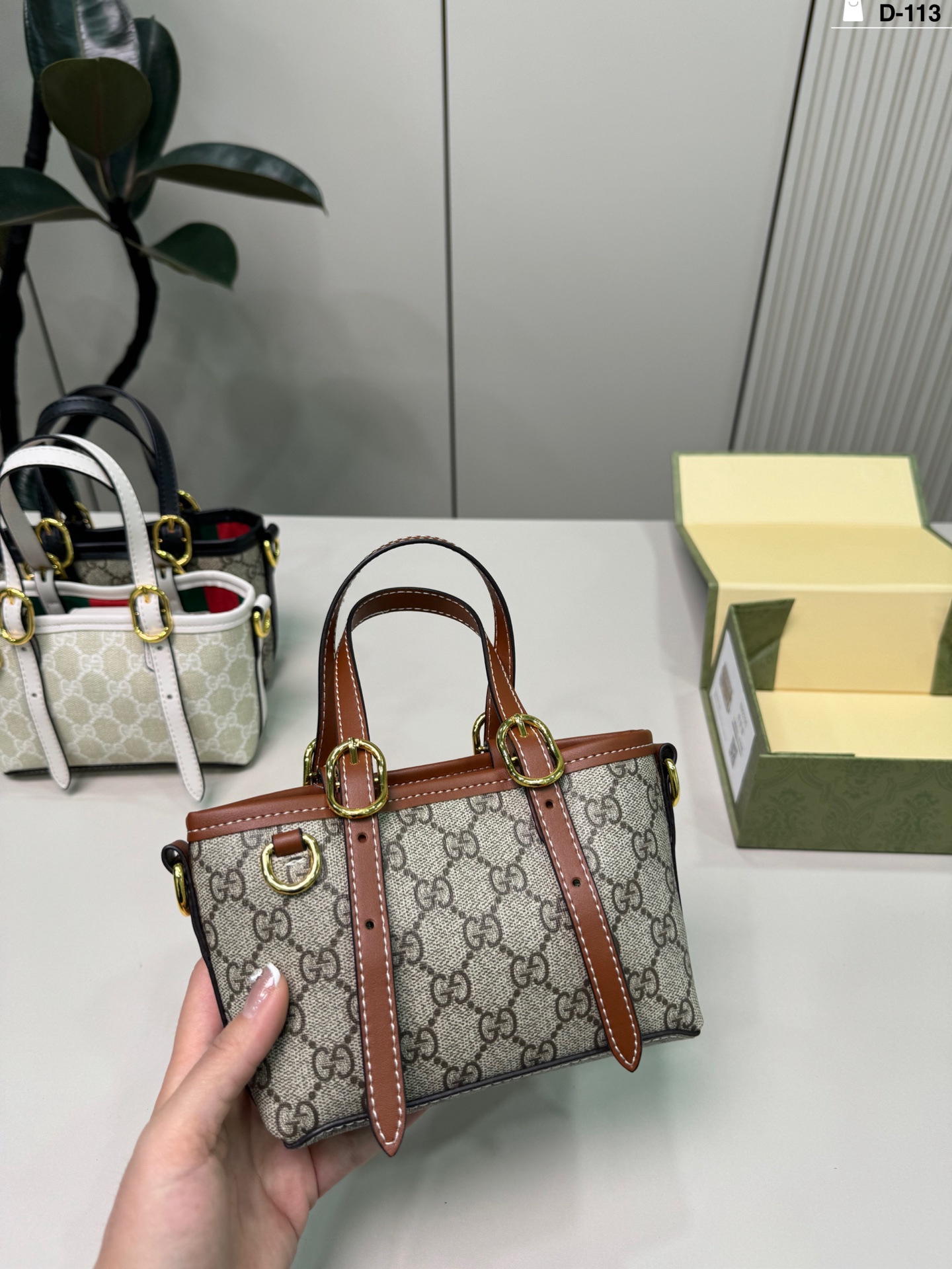 Gucci mini tote bag - cnluxepick