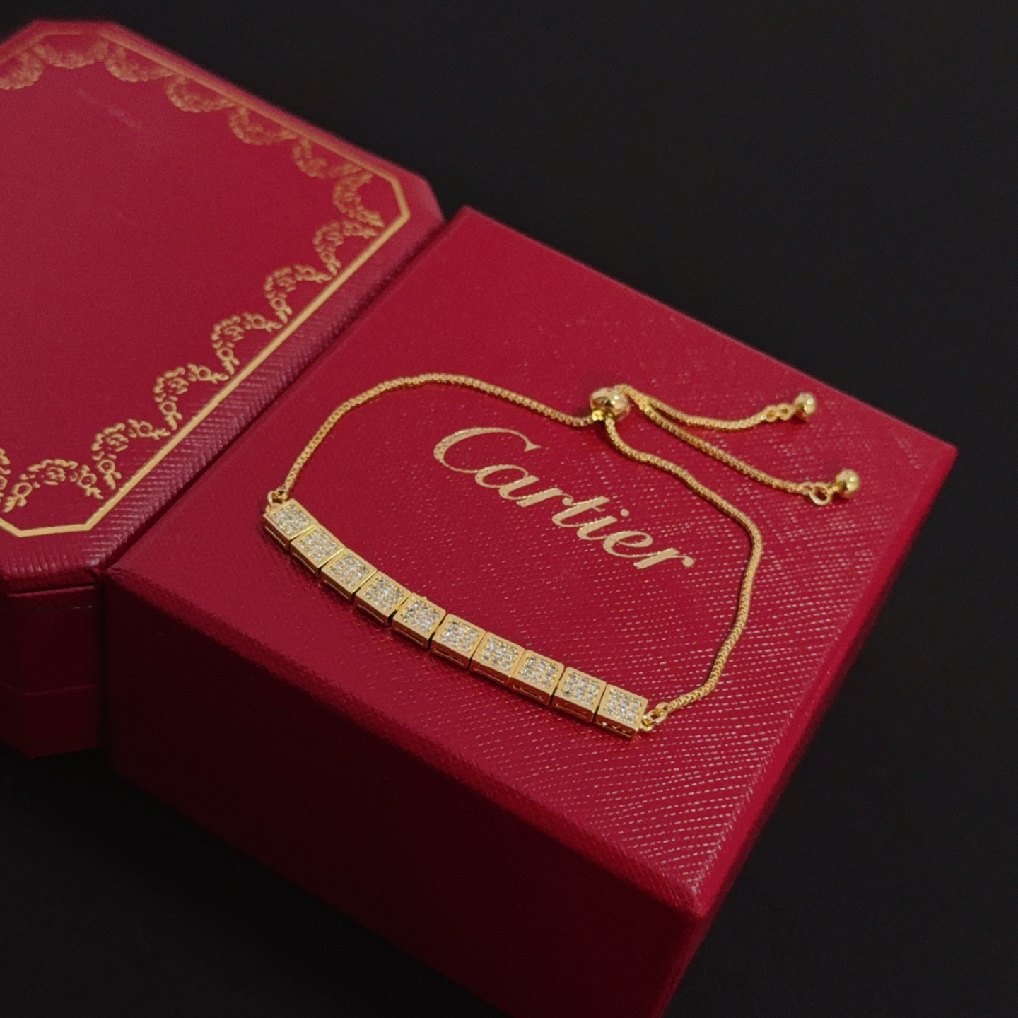 Cartier Diamond Fashion Bracelet - cnluxepick