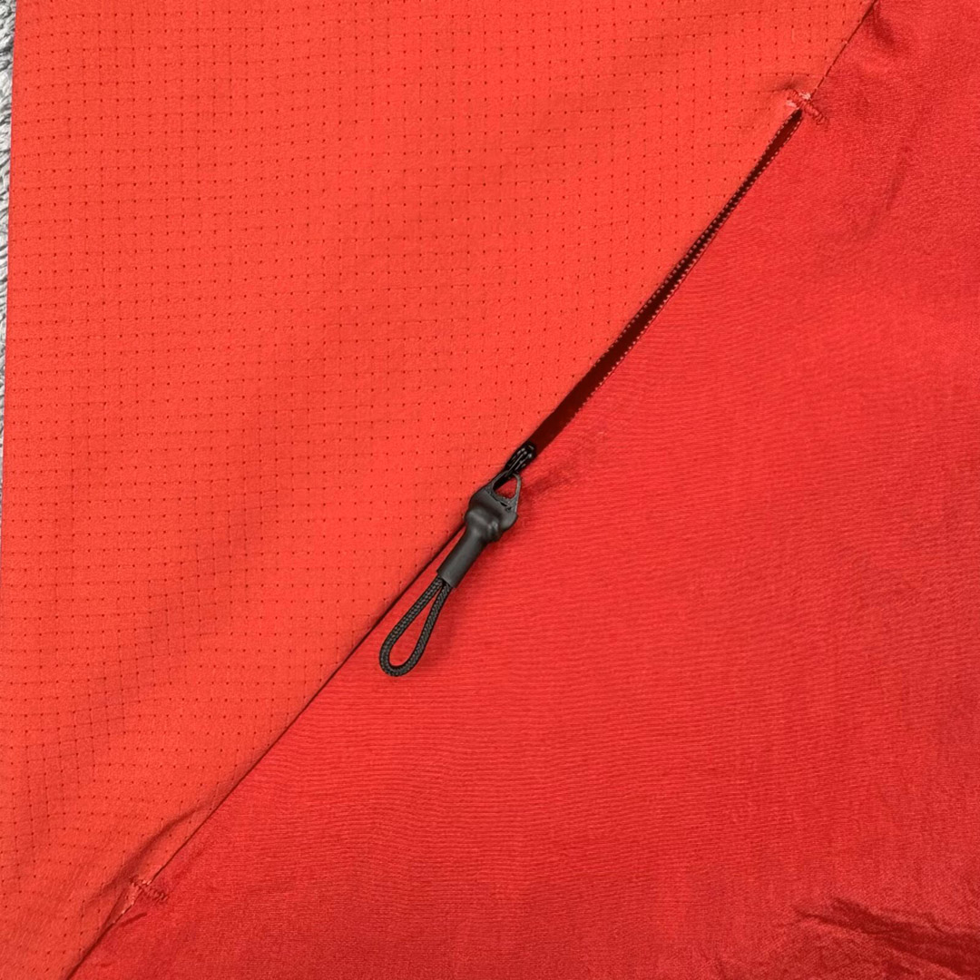Bayer munichen Windbreaker Red