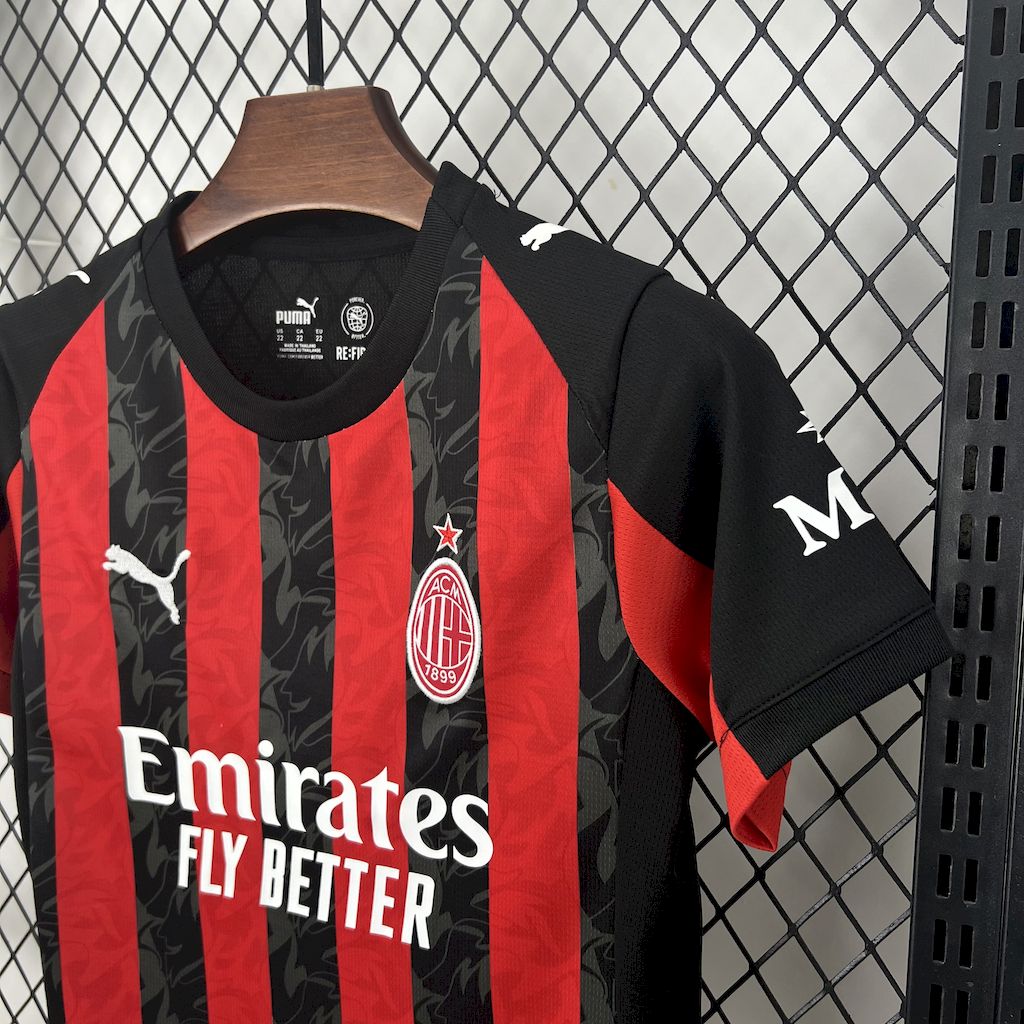 AC Milan Kit Enfant Maillot Foot 2025 2026€13.99