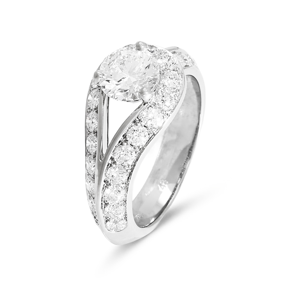 Van Cleef & Arpels Couture Ring Platinum Diamond VCARD37400