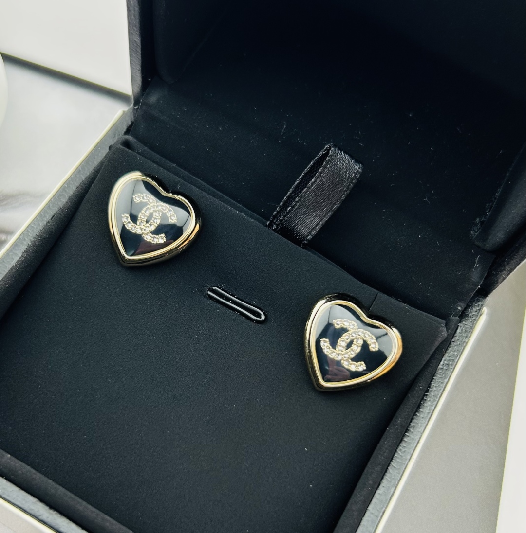 Chanel Heart-Shaped Earrings - cnluxepick