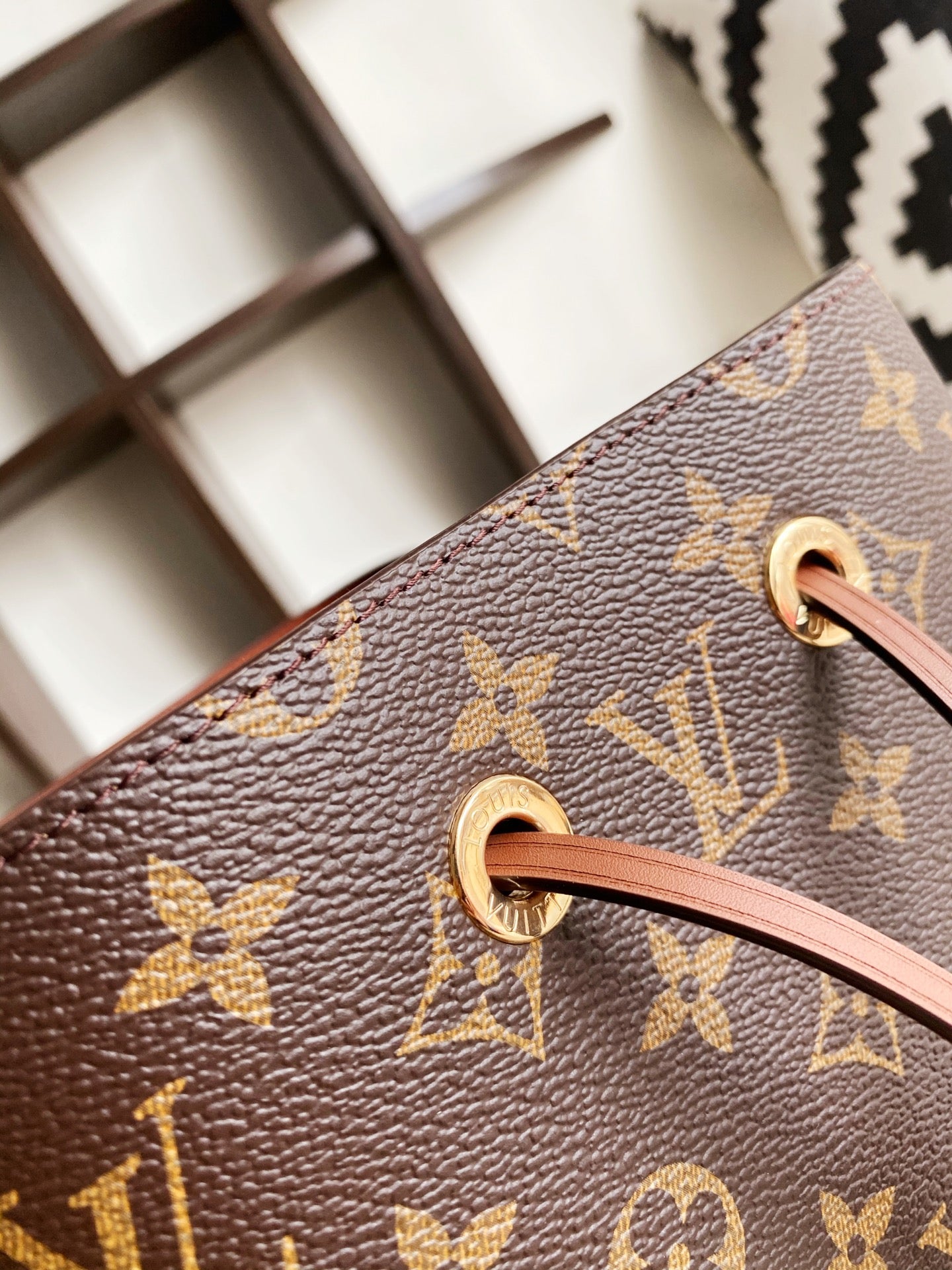 Louis Vuitton Neonoe Mm Brown