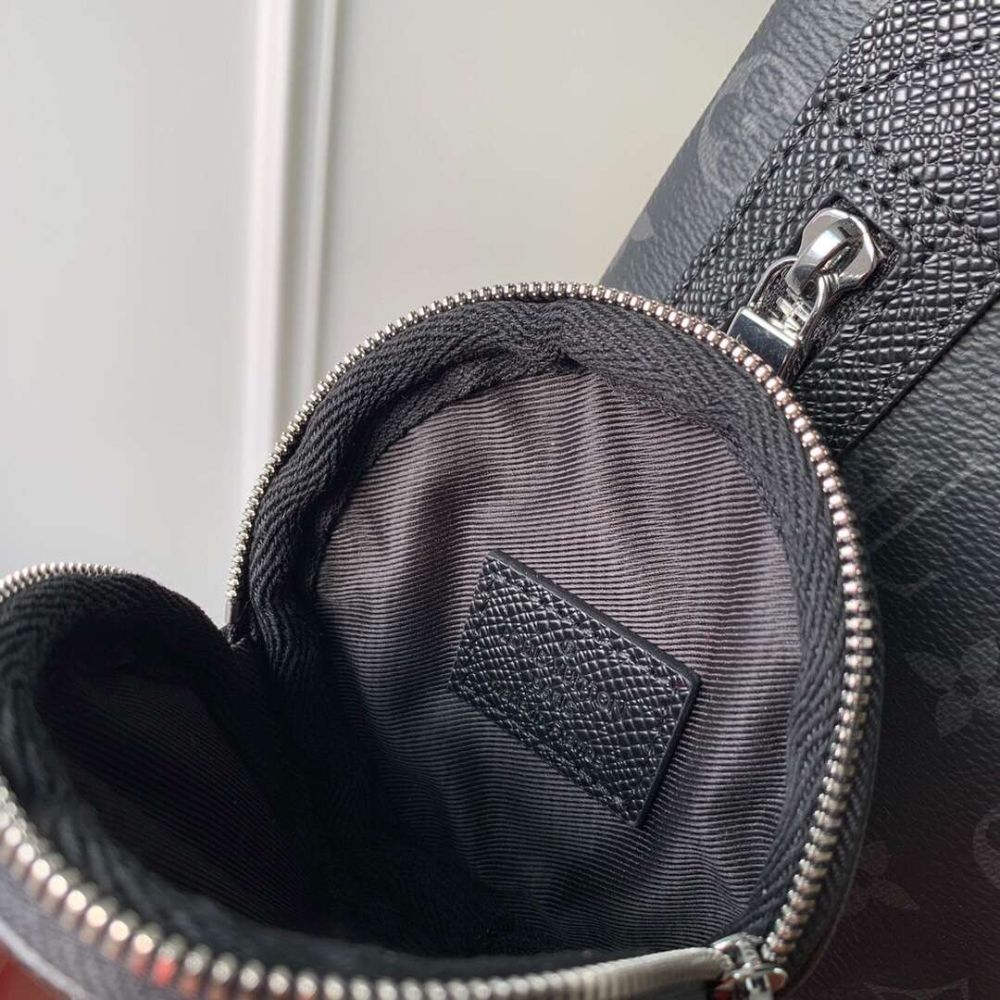 Louis Vuitton Duo Slingbag Black 7.9 Inches M30936