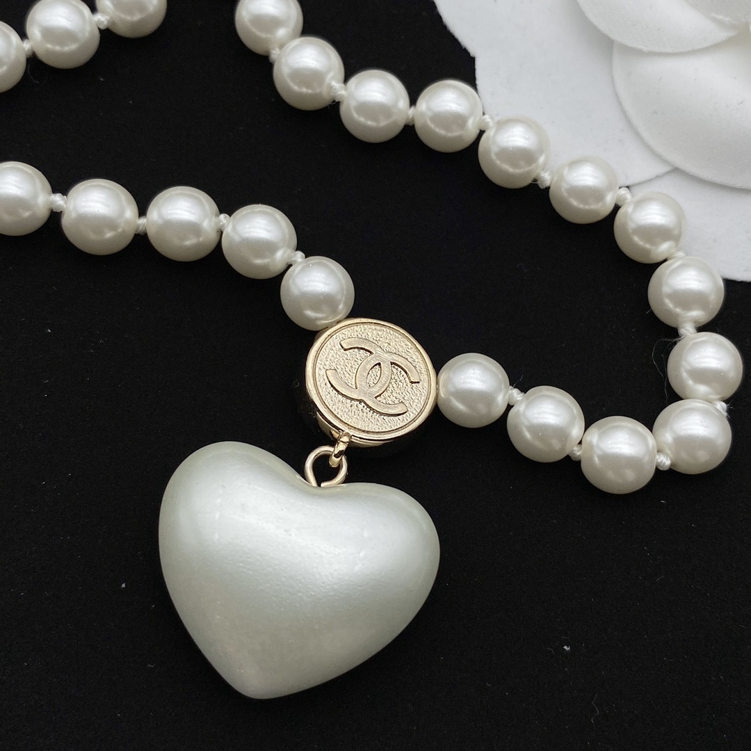 Chanel Cc Heart Pearl Necklace