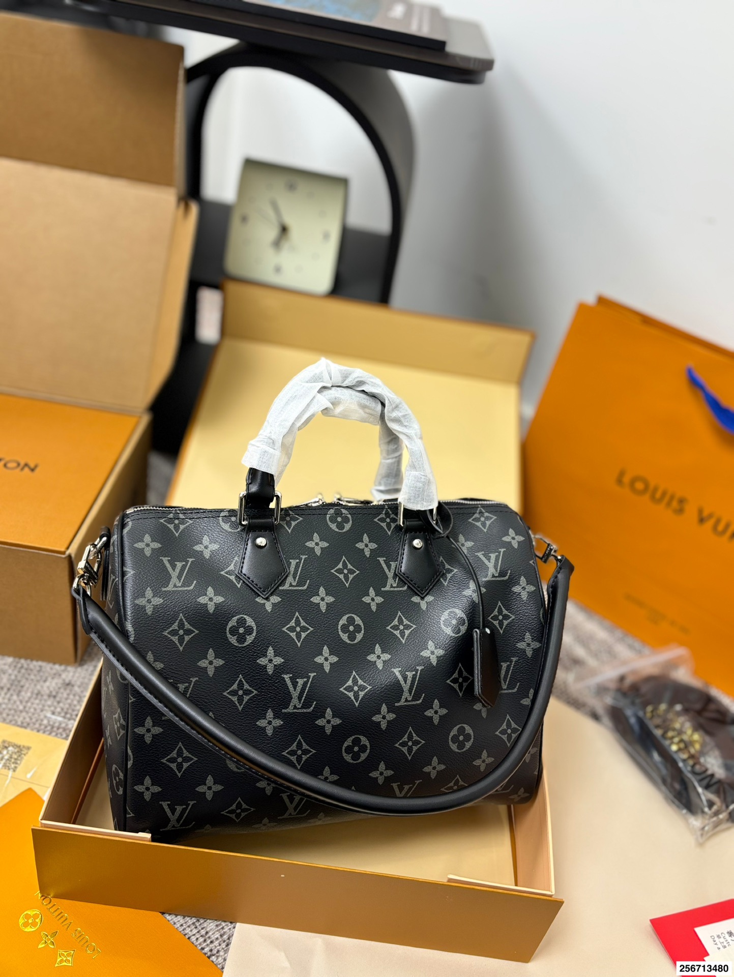 LV Classic Series Pillow Bag - cnluxepick