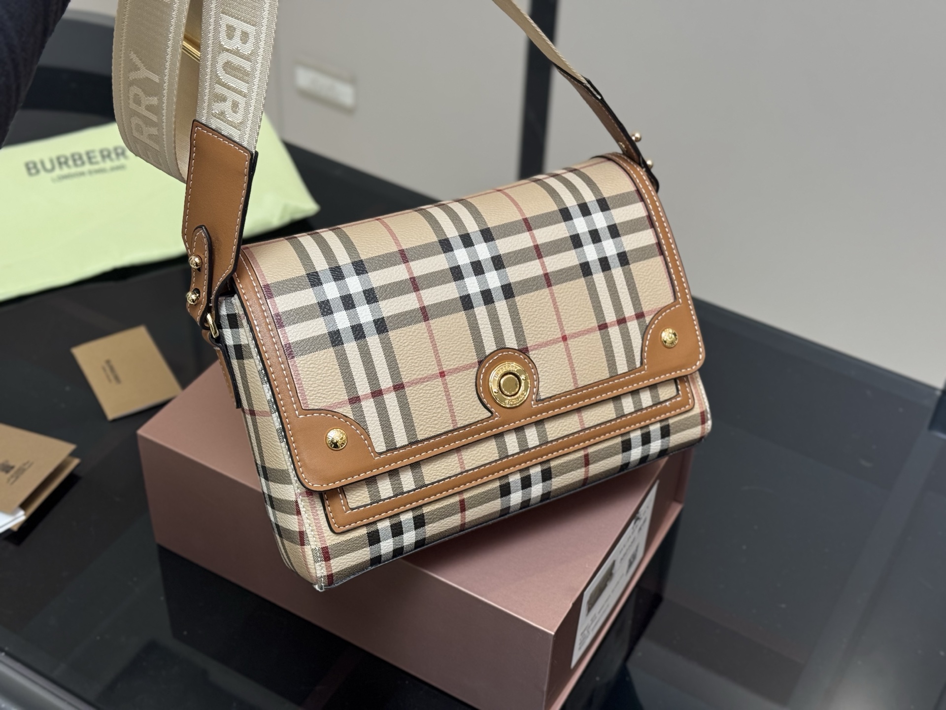 Burberry canvas messenger bag - cnluxepick