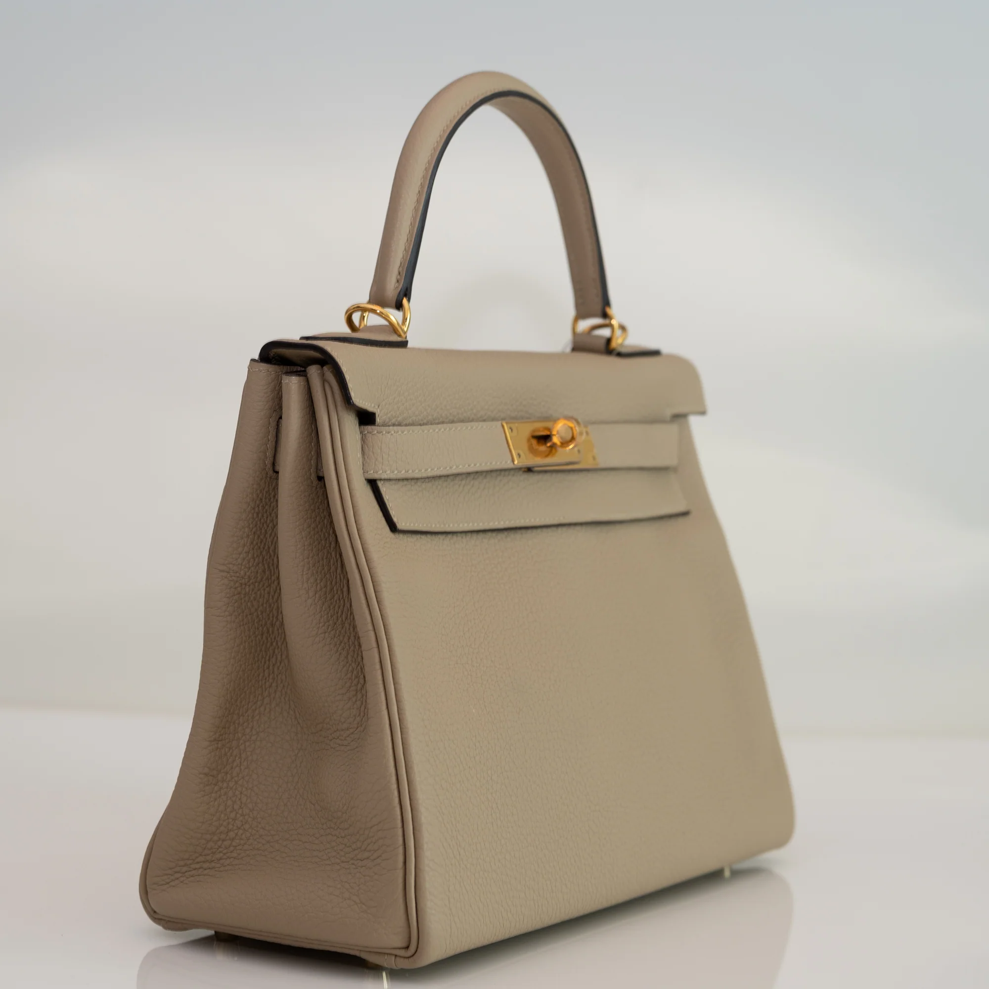 Hermès Kelly 28 Retourne Trench Togo Gold Hardware