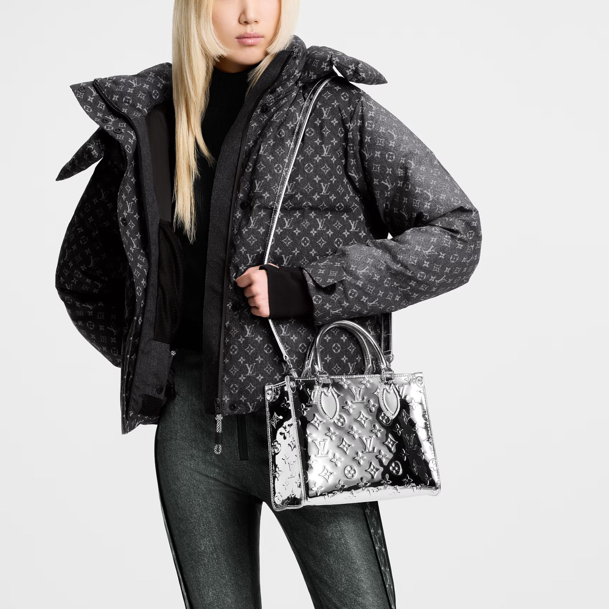 Louis Vuitton Mirror Shine 25cm/9.8in For Women M26373